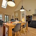 Riverside Park 5 아파트