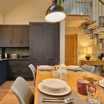 Riverside Park 5 Appartamento *