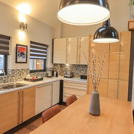 Riverside Park 5 Apartment